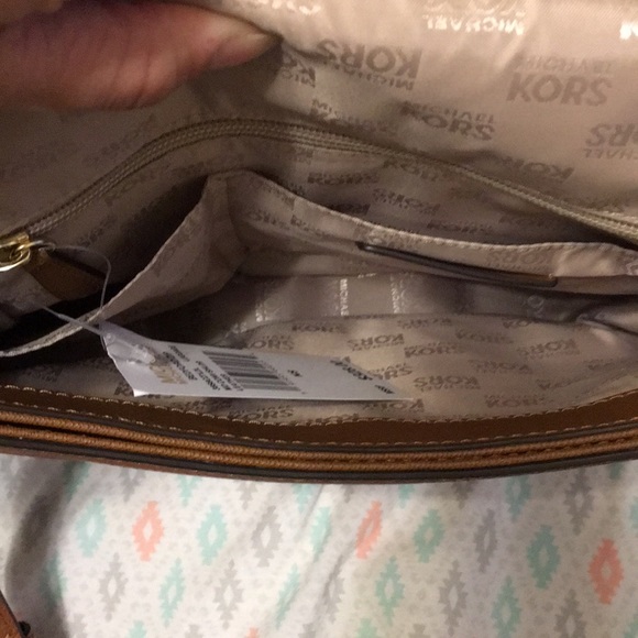 Authentic Michael Kors - Picture 6 of 8